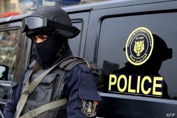 "ادعوا بأنهم رجال شرطة".. القبض على 4 متهمين بالسرقة في القاهرة