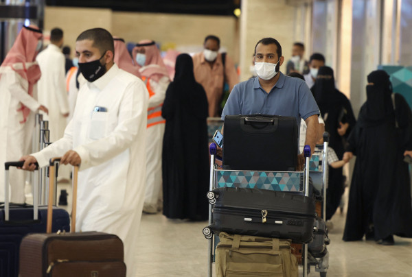 السعودية تعلن رصد أول إصابة بالمتحور (أوميكرون) لمواطن قادم من إفريقيا