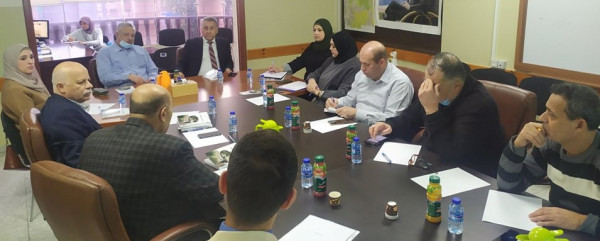 المحافظ أبو بكر يترأس الاجتماع الخاص بمتابعة مشروع التوثيق الكرمي