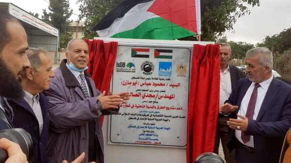وزير الحكم المحلي يفتتح عدة مشاريع تطويرية في قطاع غزة