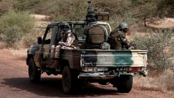 مقتل 31 شخصاً في هجوم مسلح على حافلة وسط مالي