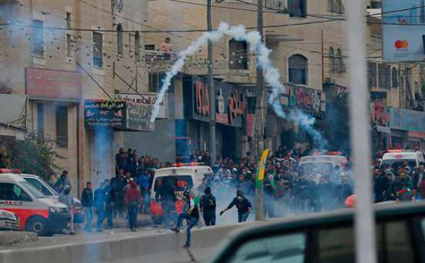 اندلاع مواجهات بين شبّان وقوات الاحتلال على حاجز قلنديا