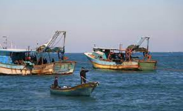 البحرية بغزة تقرر اغلاق البحر بسبب سوء الأحوال الجوية