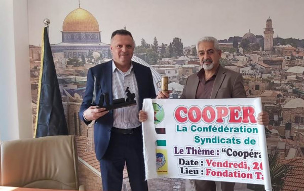 رئيس نقابة الصحفيين يطلع على نتائج اللقاء النقابي الفلسطيني الكاميروني