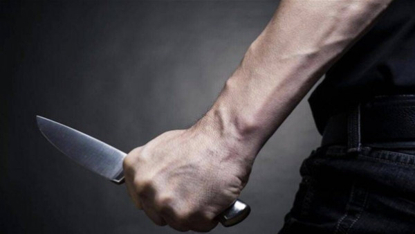 مُسن يرتكب جريمة قتل مروعة بحق رجل وطفلته