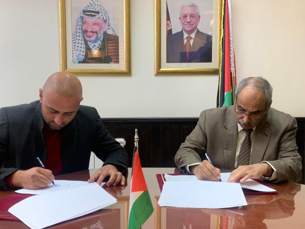 زيارة يوقّع ثلاث اتفاقيات لتنفيذ إصلاحات لمجموعة طرق بمحافظتي الخليل وجنين