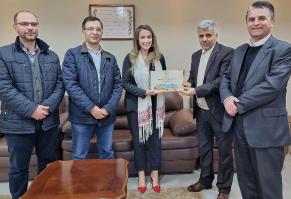 جامعة بوليتكنك فلسطين تستقبل الباحثة في علم الدماغ والأعصاب الدكتورة دلال أبو آمنة