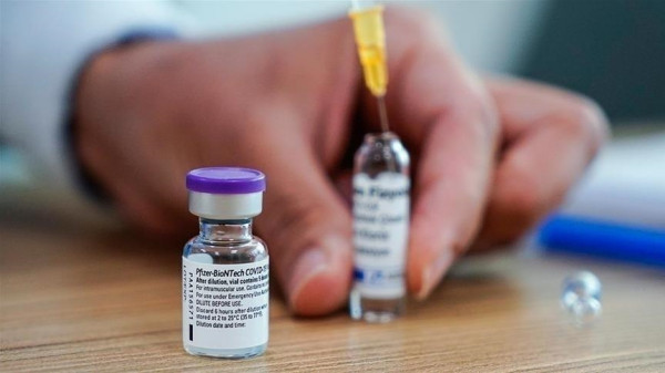 هل تستطيع اللقاحات ضد فيروس (كورونا) حمايتنا من المتحور الجديد؟