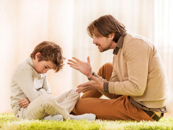 كيف يؤثر سلوك الآباء على أطفالهم؟