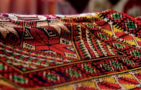 مؤسسة سيدة الأرض تطالب بحماية التراث الثقافي والحضاري واعادة الاعتبار للثوب الفلسطيني