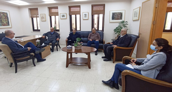 أبو مويس يزور جامعة بيرزيت ويؤكد ضرورة توفير الحماية للمؤسسات التعليمية