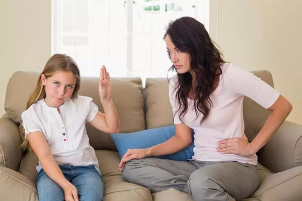 كيف تتعاملين مع الطفل العنيد؟