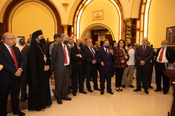 مجلس العمل الفلسطيني وسفارة فلسطين في الإمارات يضيئان شجرة الميلاد