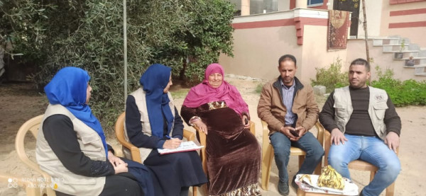 دائرة الرعاية والإرشاد في الوزارة تزور عدد من أهالي الأسرى