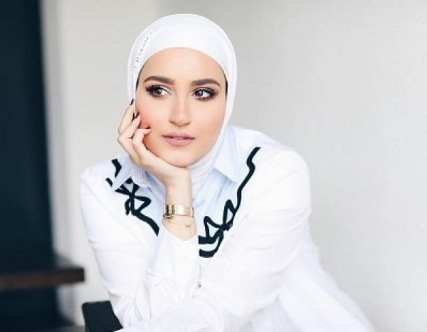 عبايات وإطلالات دلال الدوب في موسم الرياض