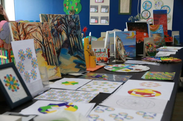 قسم تربية الطفل في العصرية الجامعية يقيم معرضاً فنياً متخصصاً في "تعليم الفن للأطفال"