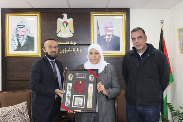 حمد والقنصل الإيطالي العام يبحثان آفاق العمل المشترك