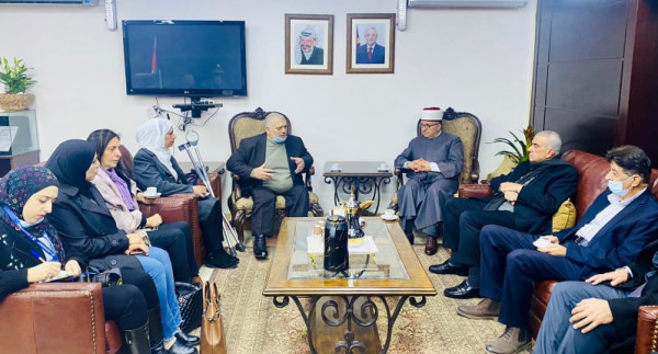 الأوقاف وبلدية البيرة تبحثان سبل تطوير واستثمار الأراضي الوقفية
