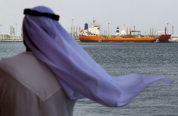مسؤول إيراني: الإمارات تكسب مليارات الدولارات سنوياً عبر تهريب الوقود الإيراني