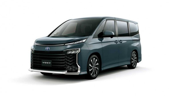 تويوتا تكشف عن الجيل الرابع من سيارتها (mini van)