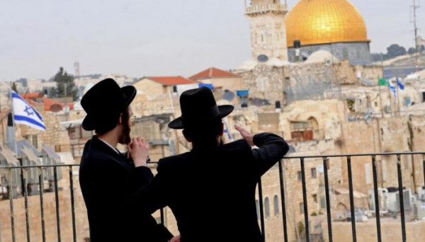 تقرير: نفتالي بينيت يتولى تعميق مخططات التهويد المتواصلة في القدس وحائط البراق ‎‎
