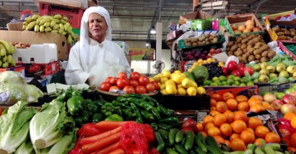 "انخفاض سعر الدجاج".. تعرف على أسعار الخضار واللحوم بأسواق غزة؟