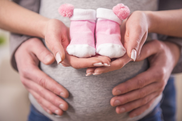 متى تنزل الإفرازات على السيدات الحوامل؟