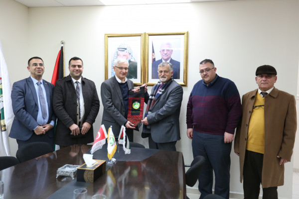رئيس "القدس المفتوحة" يبحث مع القنصل التركي توطيد التعاون مع المؤسسات التعليمية التركية