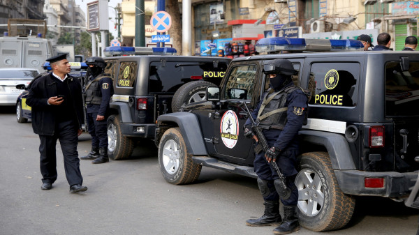 لسبب مجهول.. شاب مصري يقرر إنهاء حياته بطريقة مروعة أمام المارة