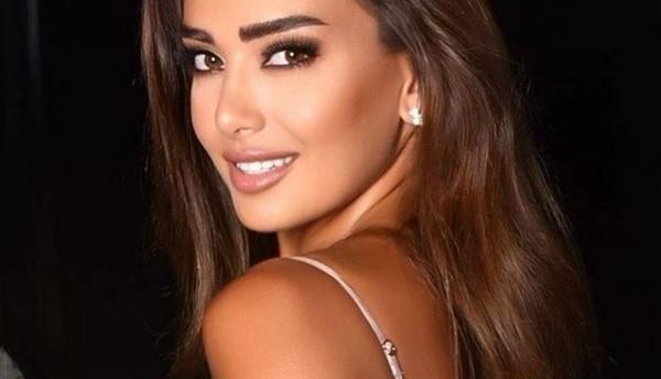 طبقي المكياج الناعم والبسيط من وحي جيسيكا عازار