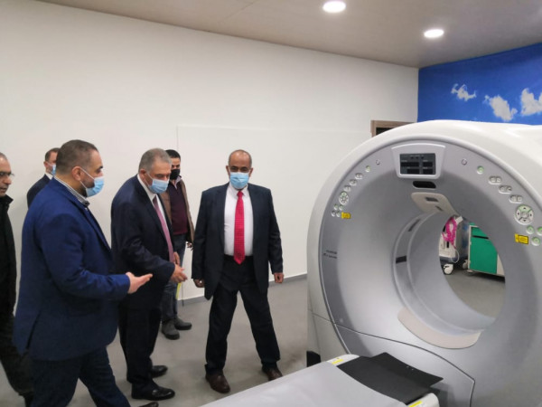 وزير العدل الفلسطيني والسفير دبور في جولة داخل مستشفى الهمشري