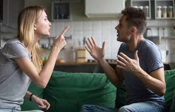 ما هي أهم التصرفات التي يجب تجنبها لتكسبي زوجك؟
