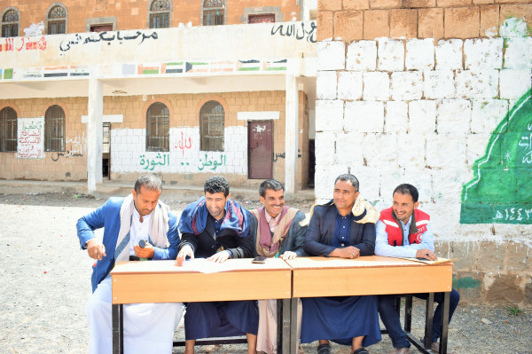 الهلال الأحمر اليمني يسلم المدارس للمقاولين للترميم والتأهيل بمحافظة صنعاء. عادل ثامر