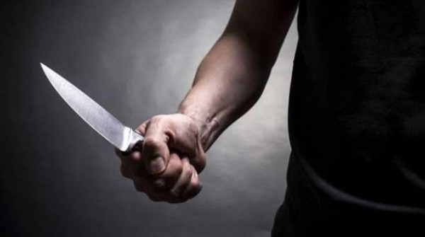 لهذا السبب.. أربعيني يقتل حماه ويصيب زوجته بجروح خطيرة
