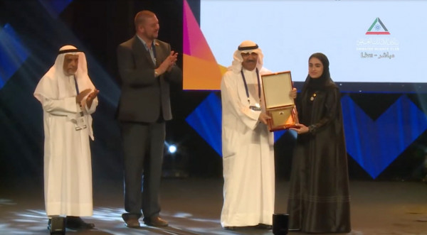 طالبة في كلية الطب بجامعة الامارات تنجز 5 مشاريع ابتكارية وتفوز بجائزة دولية