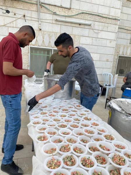جمعية الإسراء الخيرية في أريحا تنظم الإفطار الرمضاني الأول
