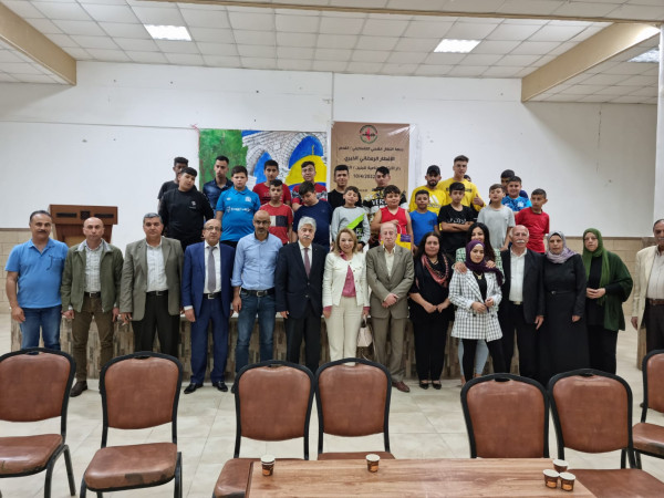 النضال الشعبي تنظم إفطارًا لمدرسة دار الأيتام الصناعية للبنين في العيزرية