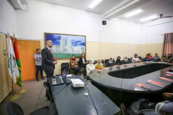 بنك فلسطين و"إنجاز" يُطلقان مشروعاً مشتركاً لتعزيز الوعي المصرفي والتثقيف المالي بين الشباب