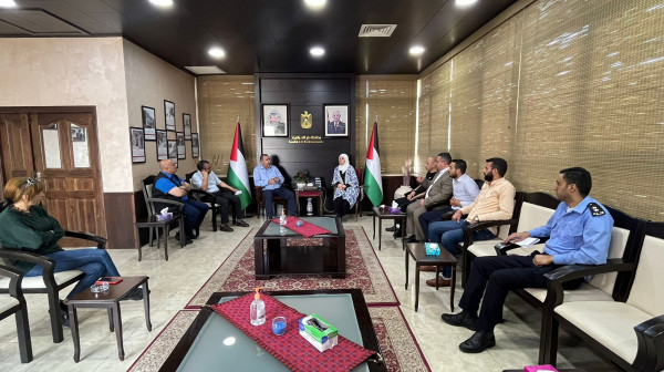 ليلى غنام تلتقي لجنة حصر التعديات على أراضي الدولة برام الله والبيرة