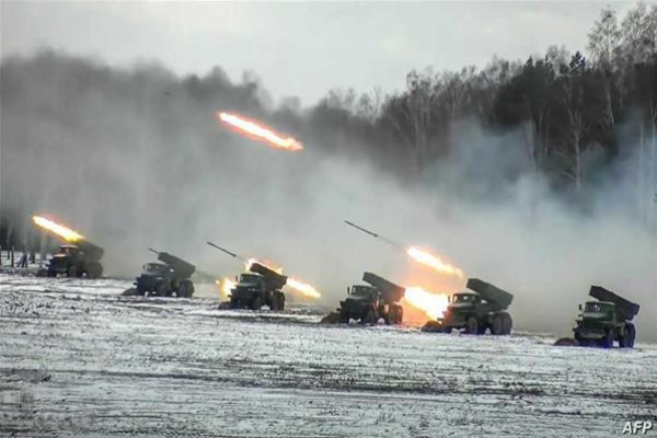 بمدفعية وطائرات.. هجوم روسي على مجمع آزوفستال بماريوبول