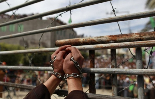 مركز فلسطين: 600 أسير إداري في سجون الاحتلال وهي الأعلى منذ 2016