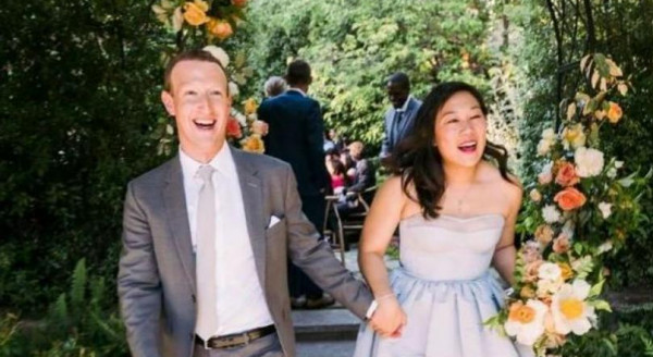 شاهد: إمبراطور فيسبوك يحتفل بزواجه