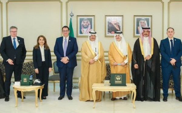 اير برودكتس تفتخر بإطلاق برنامج المهندسات والشركاء الفنيات