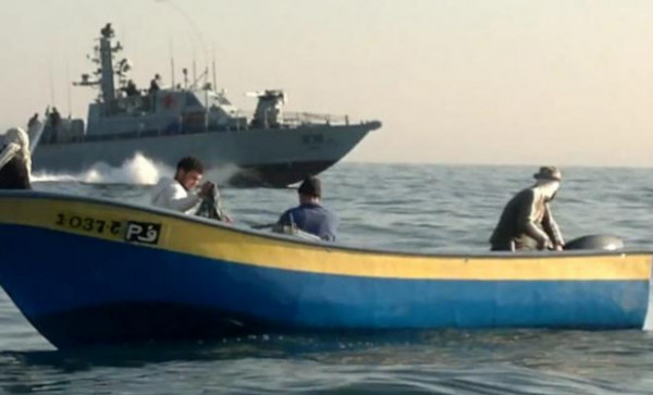 نقيب الصيادين لـ"دنيا الوطن": الزوارق البحرية المصرية تعتقل صياديْن قرب الحدود