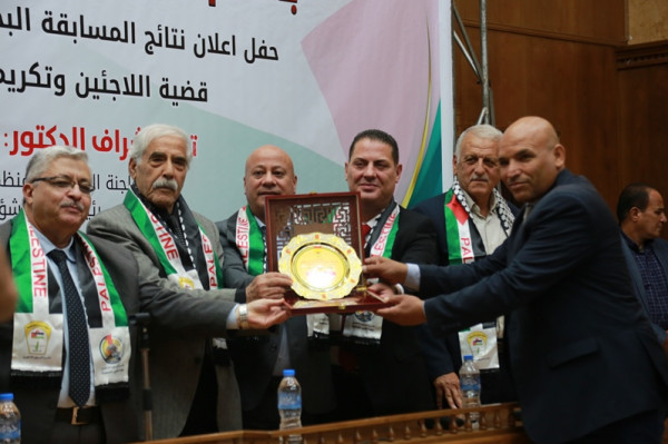 أبو هولي يعلن نتائج المسابقة البحثية لأفضل بحث علمي منهجي حول قضية اللاجئين الفلسطينيين