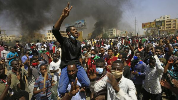 السودان.. مقتل متظاهر في ذكرى فض "اعتصام القيادة"