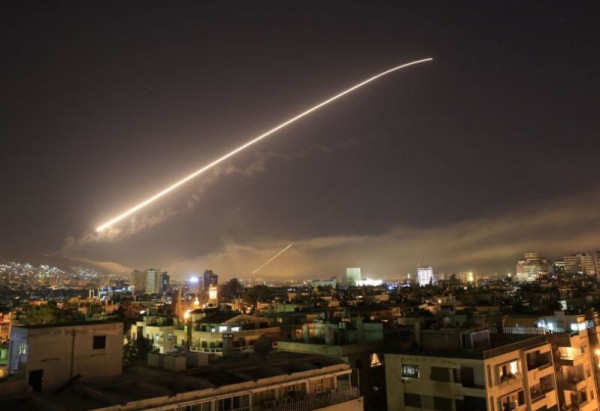 فيديو: طائرات الاحتلال الإسرائيلي تشن غارات جوية على العاصمة السورية