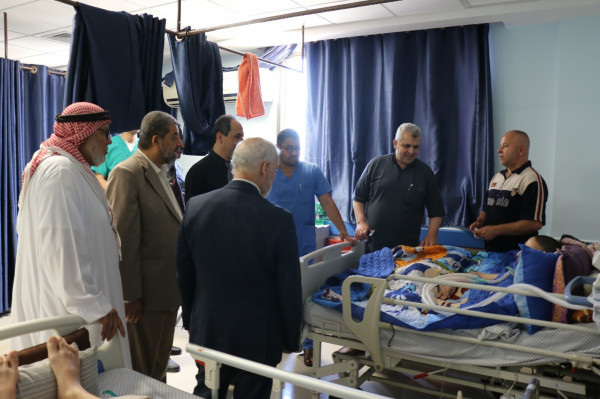 نواب محافظة غزة يتفقدون مستشفى الوفاء للتأهيل الطبي ويطلعون على خدماته التخصصية