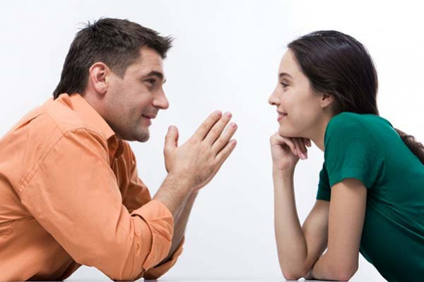 لتحسين التواصل مع زوجك.. ما أهم الأدوات التي تحتاجين إليها؟