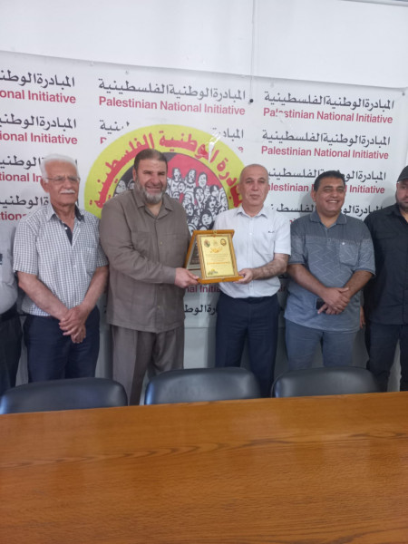 حركة المقاومة الشعبية تزور حركة المبادرة الوطنية الفلسطينية بغزة للتهنئة بالانطلاقة الـ20